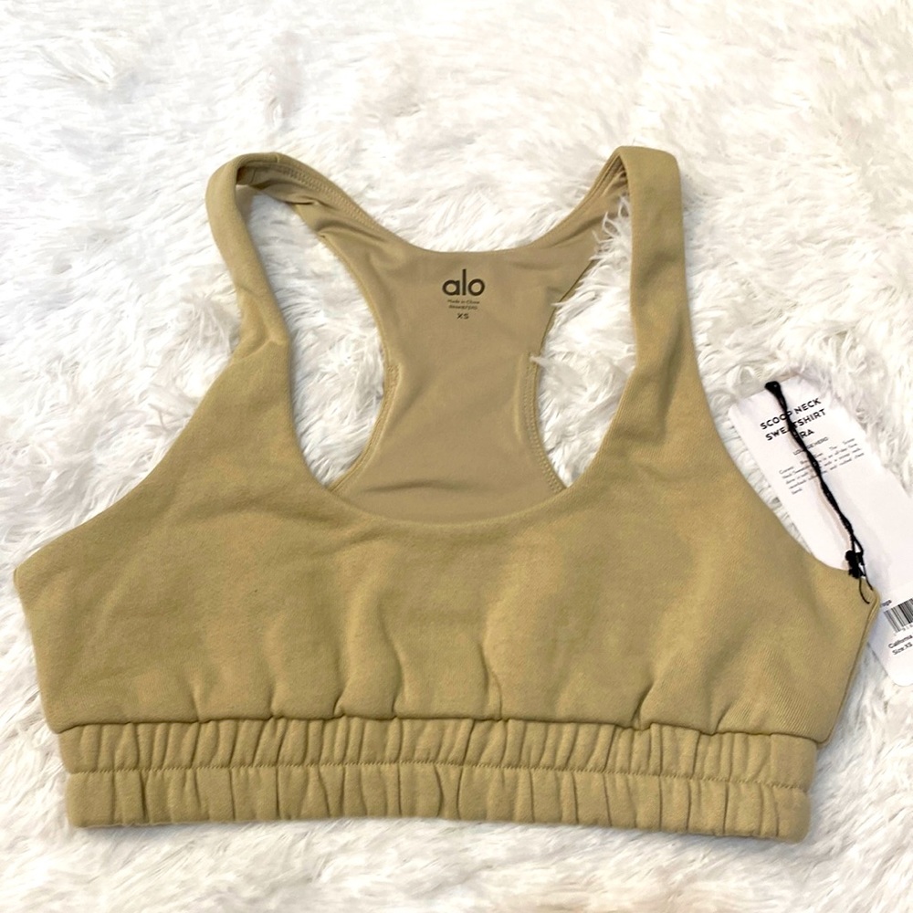 Women’s Alo Yoga Scoop Neck Sweatshirt Bra. Size X Small. Color: California Sand